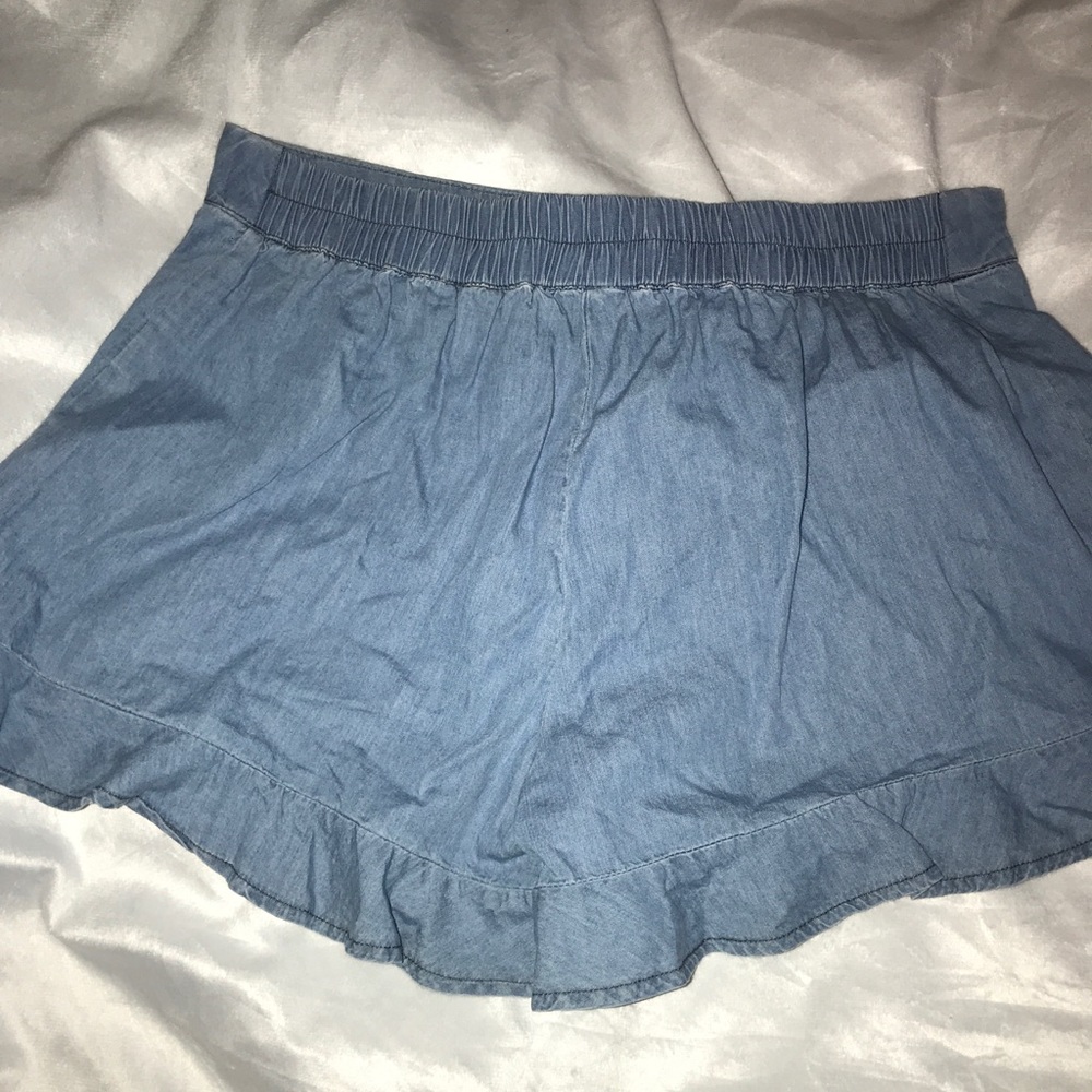 ✰PPLA Chambray Ruffle Shorts ✰ - Picture 5 of 5